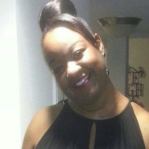 Meet your Posher, Larna